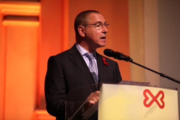 AIDS-Hilfe-Vorstand Setzepfandt bei seiner Ansprache