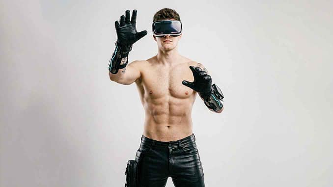 Junger Mann mit Cyber Gear