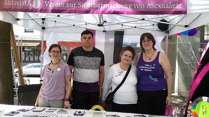325 Infostand