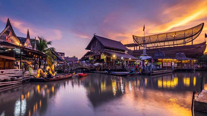 box-333-thailand-AdobeStock_331935439 Thailand Tempel am Meer